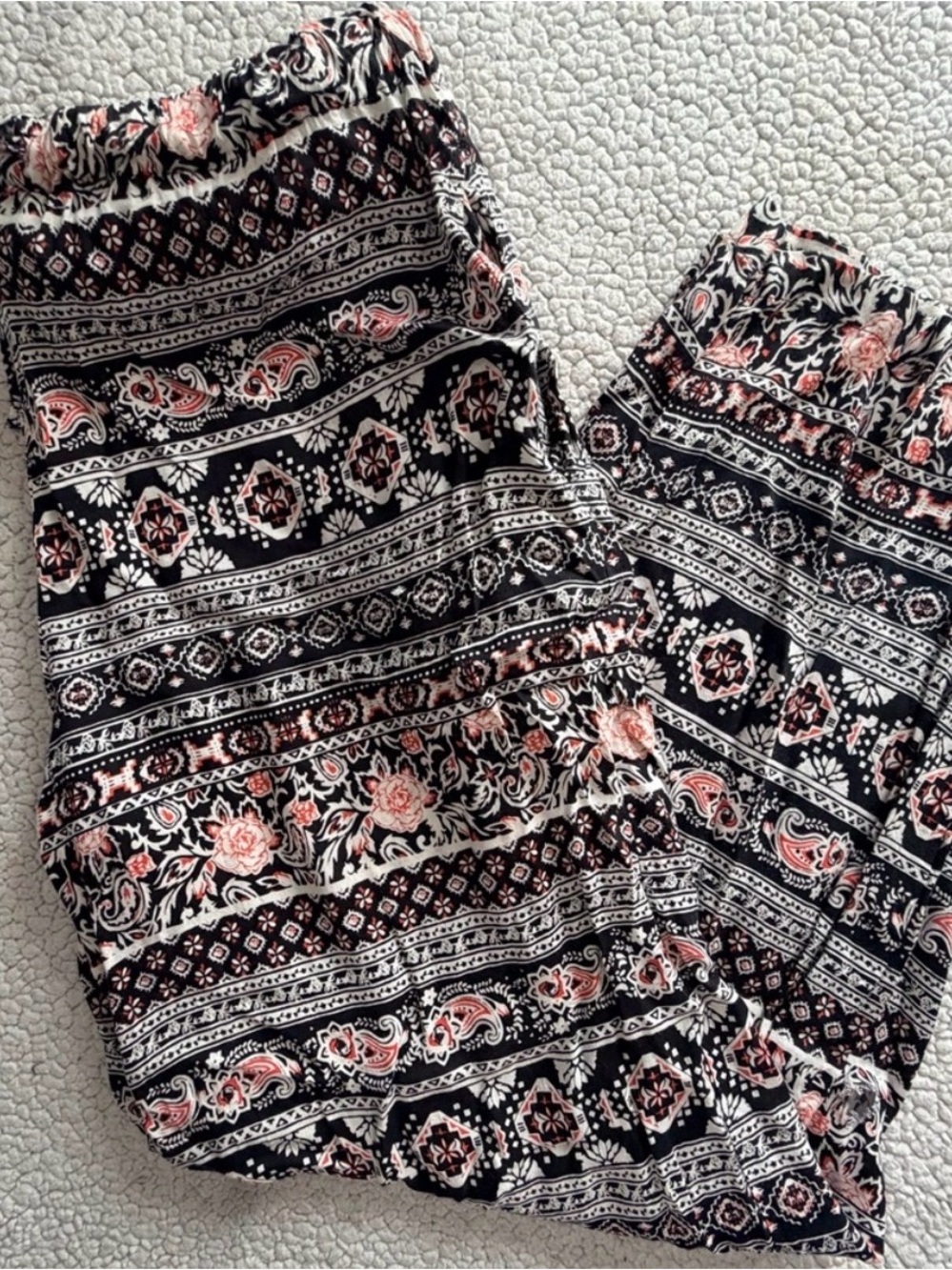 BocaBay Black Pink White Paisley Rayon Pull-On Pants Elastic Waist Ruffle M